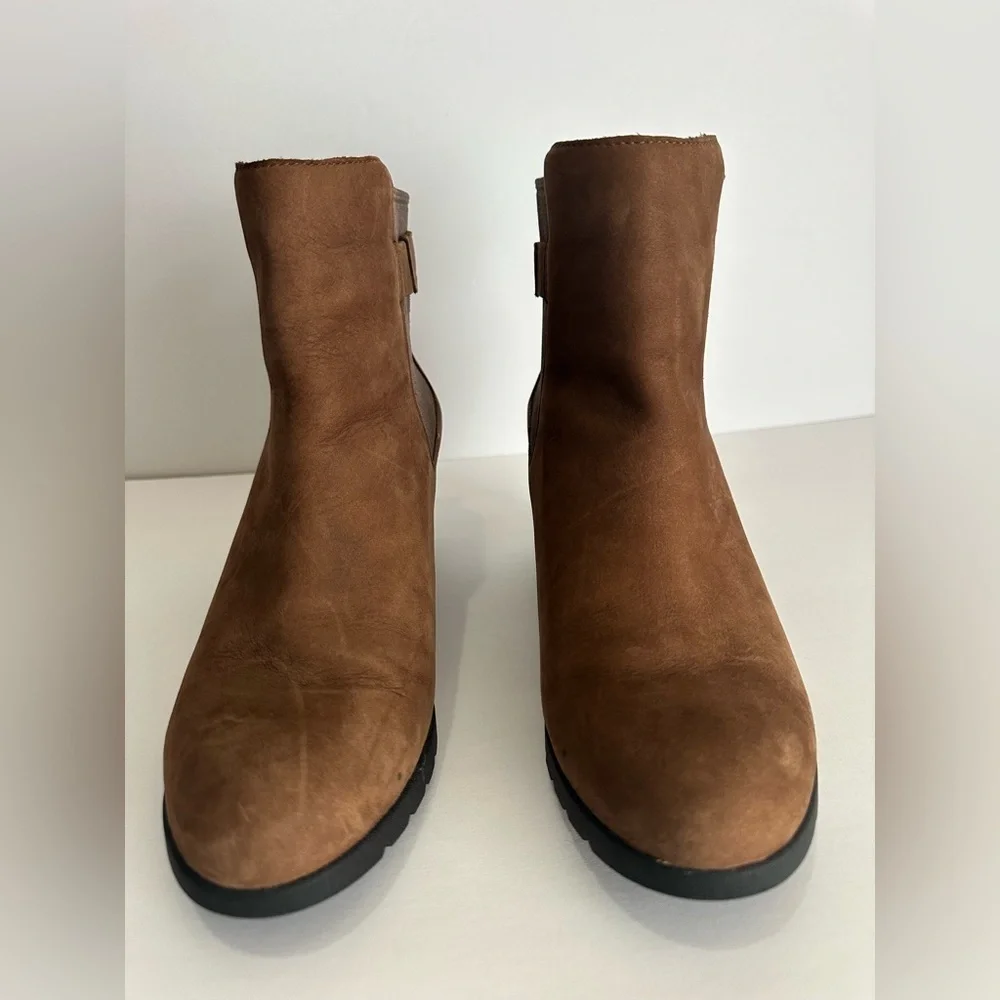 UGG Leather Waterproof Indra Wedge Pull On Ankle Boots USA Size 8.5